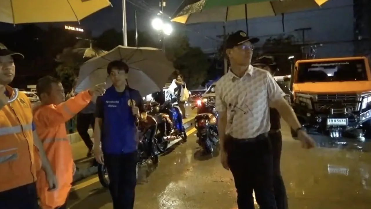 ฝนถล่มเชียงใหม่กว่า 2 ชม. ทำน้ำป่าจากดอยสุเทพหลากท่วม 