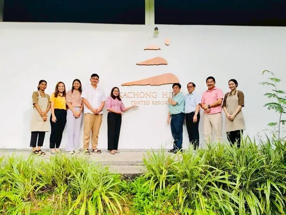 ภาพข่าว พาณิชย์จังหวัดตรัง พร้อมด้วยเจ้าหน้าที่และคณะกรรมการตรวจประเมินร้านอาหาร Thai Select  ลงพื้นที่ตรวจประเมินร้านอาหารที่ขอรับตราสัญลักษณ์ Thai SELECT ปี ๒๕๖๘  ในพื้นที่จังหวัดตรัง - TIGER NEWS REPORT