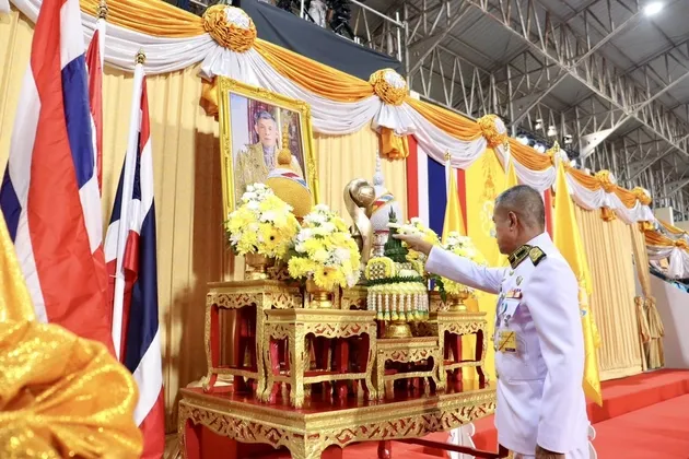 ภาพข่าว องคมนตรี ผู้แทนพระองค์ เป็นประธานในพิธีมอบถ้วย พระราชทาน คิงส์คัพ ครั้งที่ ๕๑ แก่ทีมชาติอิรัก ผู้ชนะเลิศการแข่งขัน - TIGER NEWS REPORT