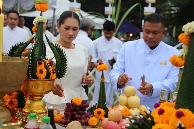ภาพข่าว ผวจ.นครศรีธรรมราช บวงสรวงสิ่งศักดิ์สิทธิ์ประจำเมือง เพื่อความเป็นสิริมงคลก่อนเริ่มงานประเพณีบุญสารทเดือนสิบ และงานกาชาดจังหวัดนครศรีธรรมราช ประจำปี ๒๕๖๘ - TIGER NEWS REPORT
