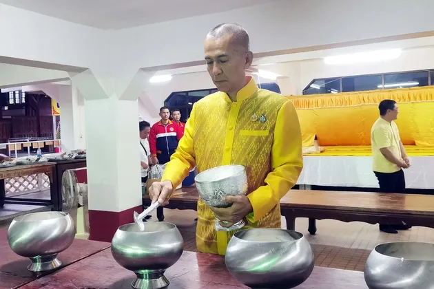 ภาพข่าว จังหวัดตราด เชิญชวนพุทธศาสนิกชนร่วมโครงการ ผู้ว่าฯ พาตักบาตร สืบสาน พระพุทธศาสนา รักษาศีล ๕ วันจันทร์ที่ ๑๕ ก.ย. นี้ ที่วัดแสนตุ้ง อำเภอเขาสมิง - TIGER NEWS REPORT