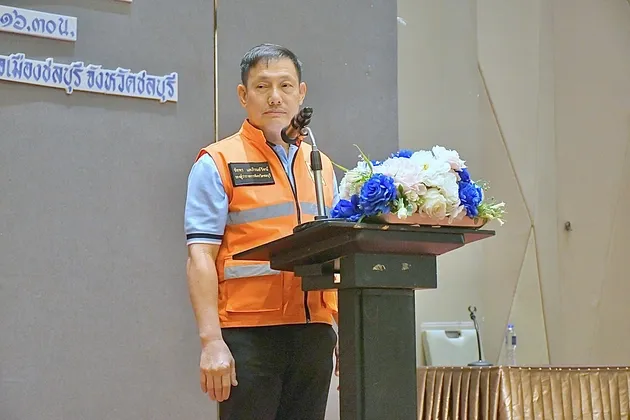 ปภ.ชลบุรี จัดอบรมขับเคลื่อนการพัฒนาความปลอดภัย ด้านอัคคีภัยและทางถนน ประจำปี ๒๕๖๘