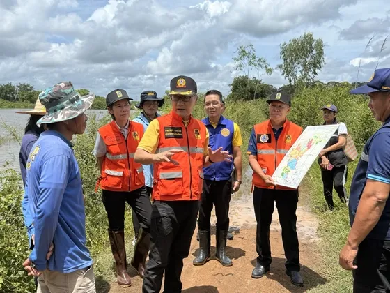 ภาพข่าว ยโสธรตั้งรับภาวะน้ำล้นตลิ่ง ผู้ว่าฯ นำทีมลงพื้นที่ สั่งเตรียมพร้อมหลังพบน้ำชีสูงขึ้นเร็วผิดปกติ - TIGER NEWS REPORT