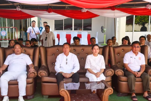 ชลบุรีเปิดงาน สารทจีน–ทิ้งกระจาด เกาะสีชัง ผู้ว่าฯ นำทีมทำบุญ–แจกถุงยังชีพกว่า ๑,๐๐๐ ชุด ส่งต่อกุศลแก่บรรพบุรุษและผู้ยากไร้