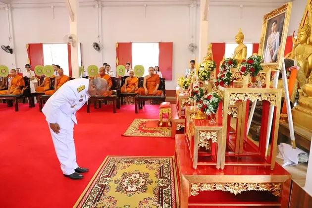 จังหวัดสุราษฎร์ธานีจัดพิธีบำเพ็ญกุศลอุทิศถวายพระบาทสมเด็จพระปรเมนทรมหาอานันทมหิดล พระอัฐมรามาธิบดินทร ล้นเกล้ารัชกาลที่ ๘ เนื่องในโอกาสวันพระบรมราชสมภพครบ ๑๐๐ ปี ๒๐ กันยายน ๒๕๖๘