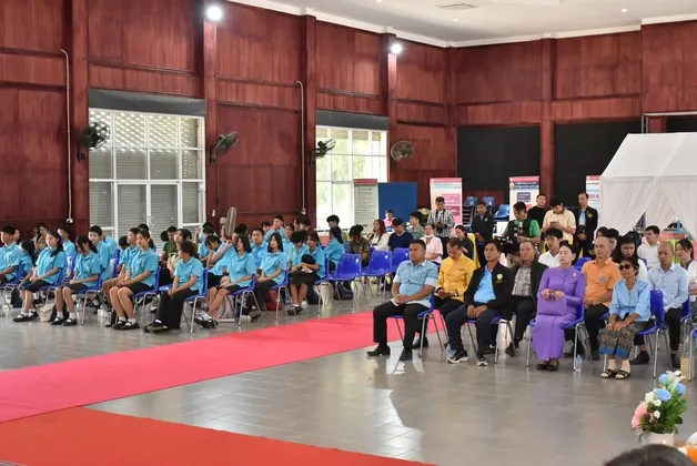 ภาพข่าว จังหวัดอำนาจเจริญ จัดโครงการขับเคลื่อนความเท่าเทียมเพื่อคนทุกช่วงวัย พร้อมแสดงความยินดีคู่สมรสเท่าเทียม หนุนความเสมอภาคทางเพศ - TIGER NEWS REPORT