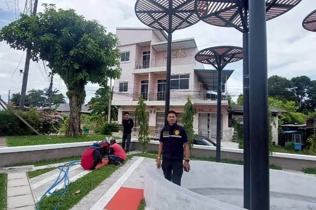 ภาพข่าว รองผู้ว่าราชการจังหวัดสตูล ลงพื้นที่ติดตามการดำเนินงานโครงการพัฒนาโครงสร้างพื้นฐานการท่องเที่ยวเชิงวัฒนธรรมและวิถีชุมชน กิจกรรมปรับปรุงภูมิทัศน์ตามแนวคิด ท่า-เล-เมือง-ท่า - TIGER NEWS REPORT