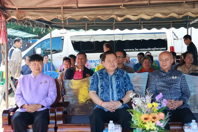 ภาพข่าว ผู้ว่าฯ หนองบัวลำภู พร้อมรองประธานสภาผู้แทนราษฎร เปิดงาน มหัศจรรย์ตลาดชาววัง ชูแนวคิด ๗ ช. กระตุ้นเศรษฐกิจชุมชน คาดเงินสะพัดกว่า ๒ แสนบาทต่อวัน - TIGER NEWS REPORT