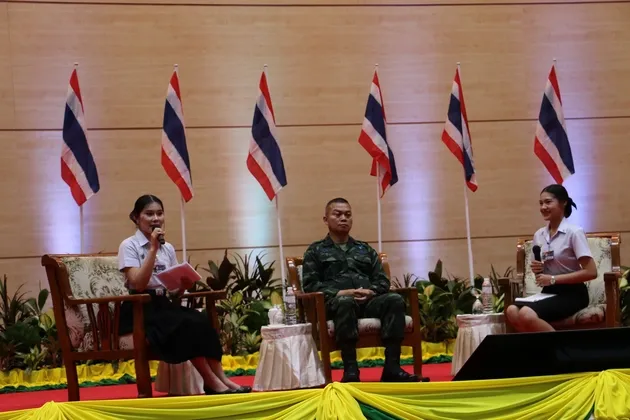 ภาพข่าว แม่ทัพภาคที่ ๒ ปลูกฝังจิตสำนึกความรักชาติให้แก่นักเรียน นักศึกษา ที่จังหวัดอุดรธานี - TIGER NEWS REPORT