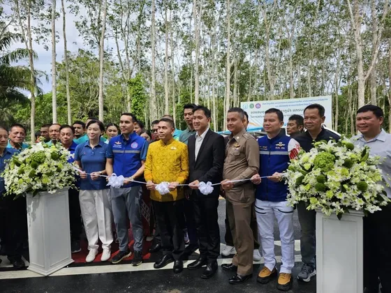 ผู้ว่าราชการจังหวัดภูเก็ต เปิดใช้งานถนนสายหลังวัดท่าเรือ อย่างเป็นทางการ เพื่อแก้ปัญหาจราจรเชื่อมต่อเส้นทางสายหลัก อำนวยความสะดวกและสร้างความปลอดภัย
