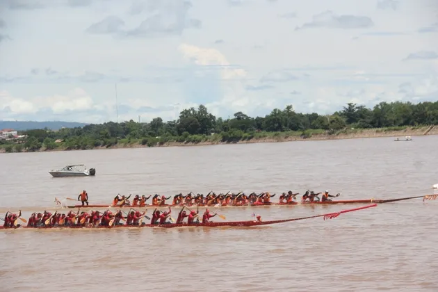 ภาพข่าว บรรยากาศการแข่งขันเรือยาวประเพณีบึงกาฬคึกคัก - TIGER NEWS REPORT