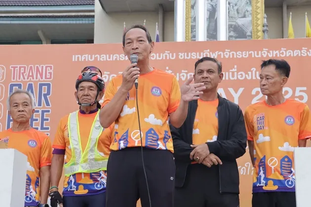 ภาพข่าว เทศบาลนครตรัง จัดกิจกรรม ปั่นจักรยาน Car Free Day ๒๐๒๕ ปั่นจักรยานผ่านแหล่งท่องเที่ยว และสถานที่สำคัญต่าง ๆ ของจังหวัดตรัง ส่งเสริมภาพลักษณ์ด้านการท่องเที่ยวเชิงกีฬา - TIGER NEWS REPORT