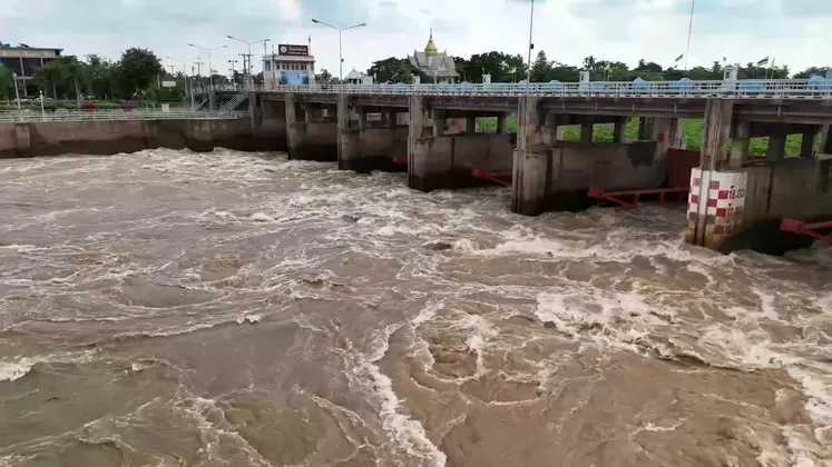 จังหวัดชัยนาท แจ้งเตือนสถานการณ์น้ำลุ่มน้ำเจ้าพระยา กำชับทุกอำเภอเตรียมพร้อมรับมือ