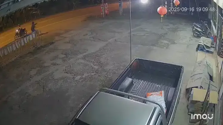 ปาระเบิดไปป์บอมบ์ ร้านมินิมาร์ท บ้านบันนังกระแจะ