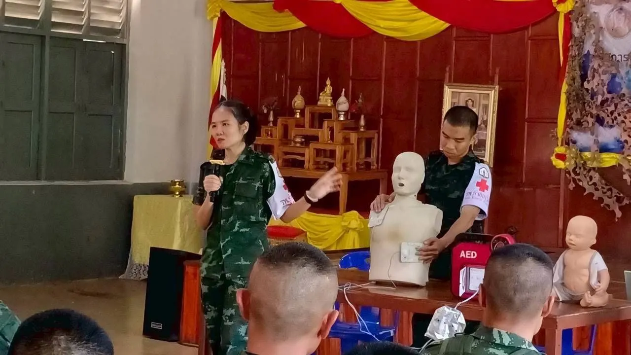 (มีคลิป) รพ.ค่ายกาวิละ อบรมฯ เรียนรู้ ทบทวน การช่วยชีวิตฟื้นคืนชีพเบื้องต้น ก่อนขึ้นปฏิบัติภารกิจป้องกันชายแดน