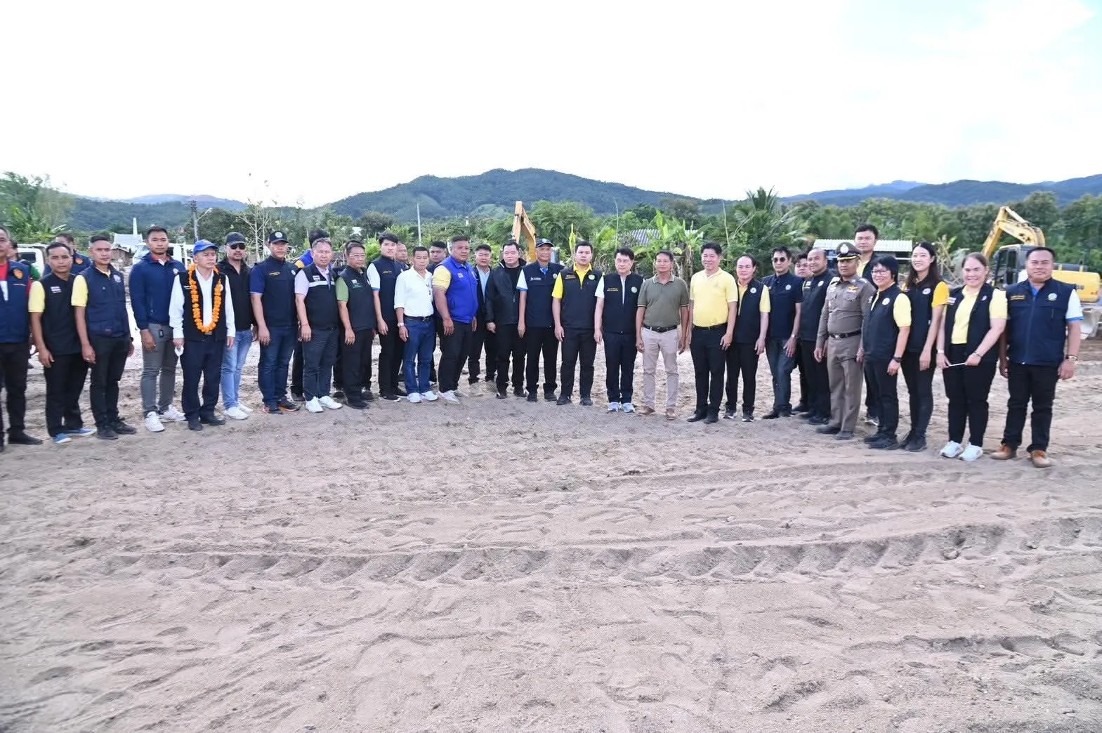 ภาพข่าว รมช.นเรศ ติดตามโครงการการจัดการดินและฟื้นฟูพื้นที่หลังน้ำลด มุ่งพัฒนาแม่แจ่มหลังเกิดอุทกภัย - TIGER NEWS REPORT