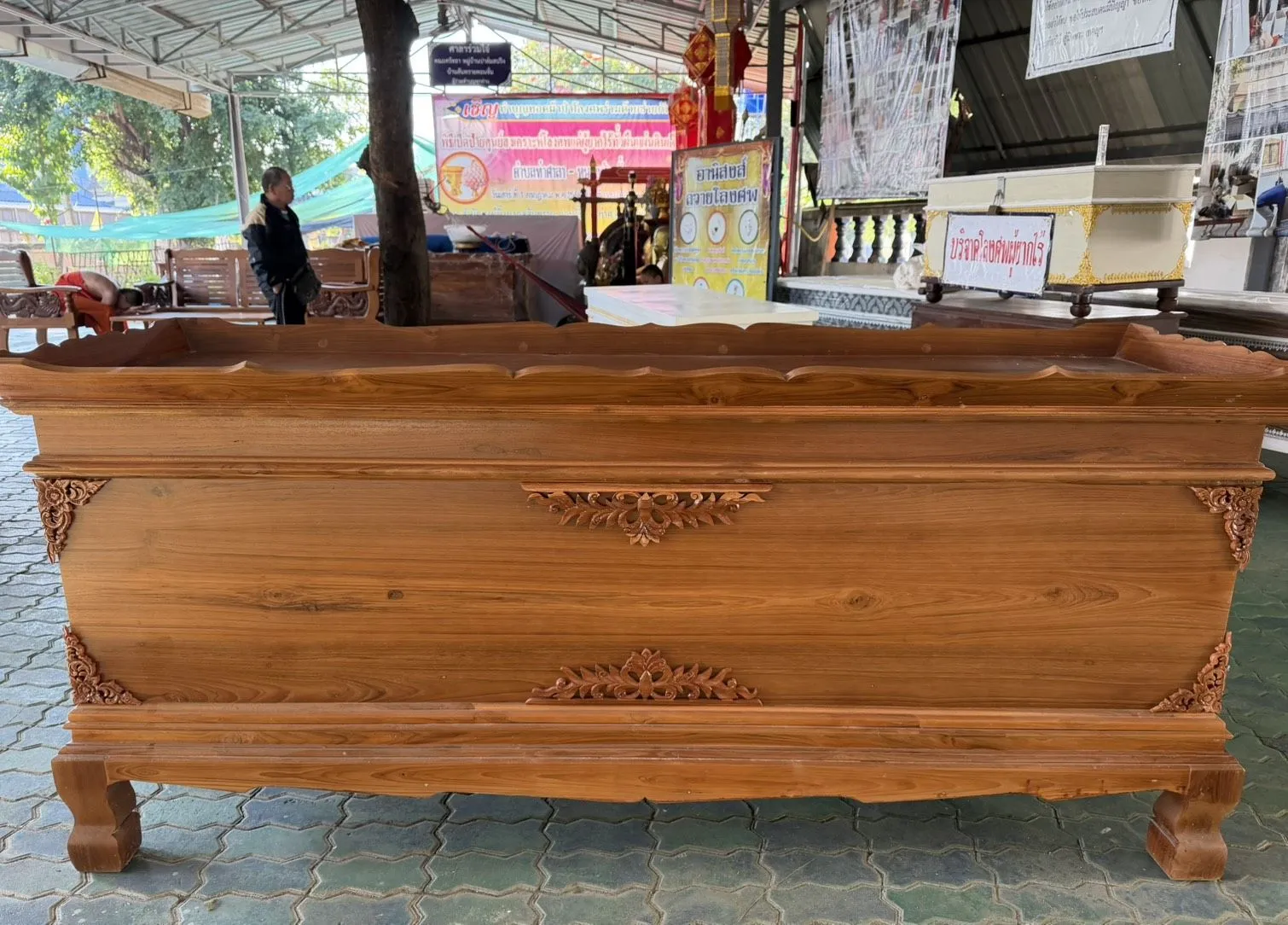 ภาพข่าว คณะสงฆ์ตำบลท่าศาลา–หนองป่าครั่ง อุทิศกุศลแก่ผู้วายชนม์ มอบโลงศพ ๒ โลง เพื่อบำเพ็ญกุศลตามประเพณี - TIGER NEWS REPORT