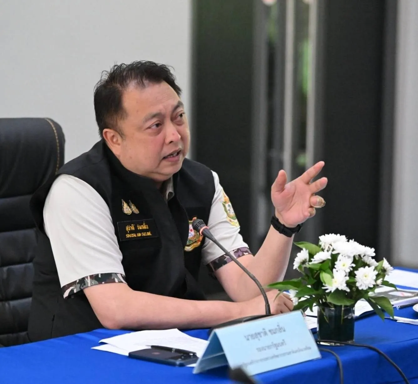 ภาพข่าว รองนายกฯ สุชาติ กำชับศูนย์บัญชาการ ๑๔ กลุ่มป่า บูรณาการทุกหน่วยสกัดป้องกันไม่ให้เกิดไฟป่าให้ได้ เน้นย้ำความปลอดภัยของ จนท.ดับไฟป่า ภาพรวมจุดความร้อนลดลง ๗๘% เทียบปีที่แล้ว - TIGER NEWS REPORT