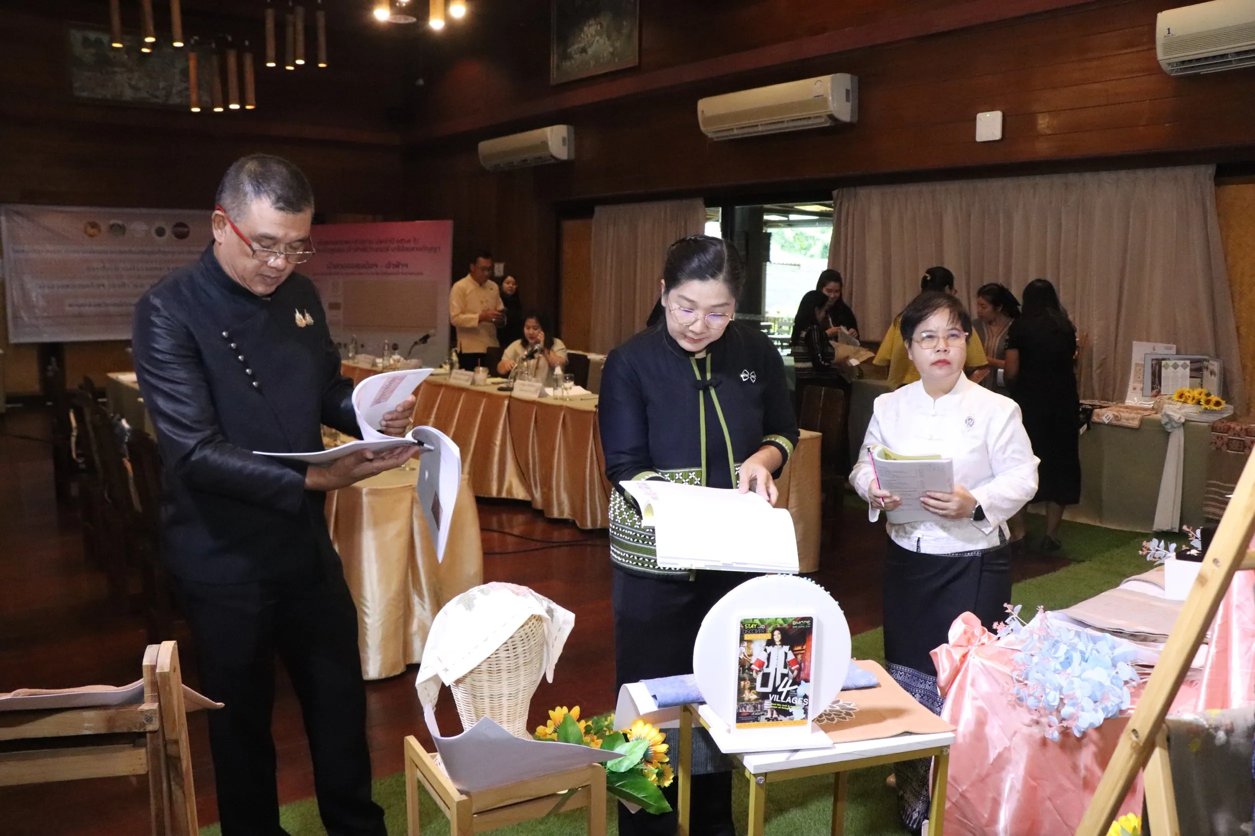 แม่ฮ่องสอน ประกวดคัดเลือกผ้าลายพระราชทาน และงานหัตถกรรม ระดับจับจังหวัด