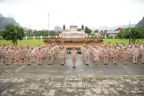 ภาพข่าว ผู้ว่าฯพังงา นำข้าราชการเคารพธงชาติ ร้องเพลงชาติ เนื่องใน วันพระราชทานธงชาติไทย 28 กันยายน 108 ปี - TIGER NEWS REPORT