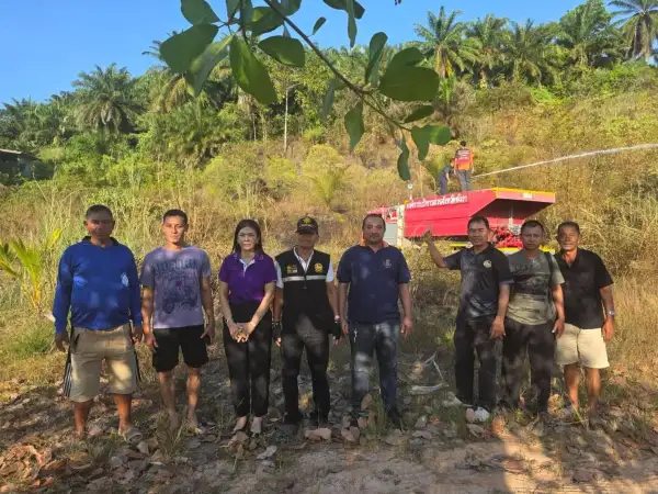 ภาพข่าว อบจ.พังงา ส่งรถดับเพลิงควบคุมเหตุไฟไหม้ป่าพื้นที่ ต.ตากแดด บ้านเรือนไม่ได้รับผลกระทบ - TIGER NEWS REPORT