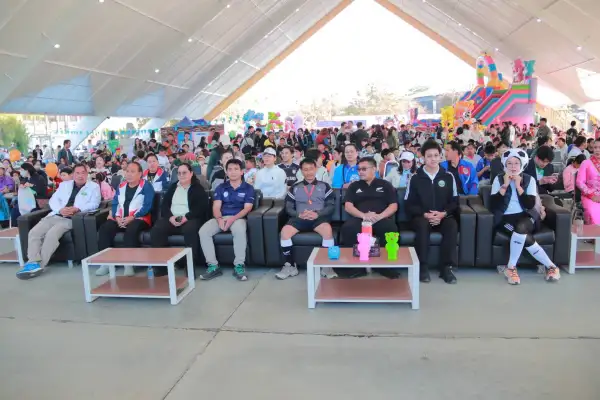 ภาพข่าว ภาคเหนือ - ลำพูนสะบัดธงสีรุ้ง! THE PRIDE THAILAND บุกวันเด็ก ยึดสนามกีฬากลางฯ ปลูกพลังความเท่าเทียม สร้างพื้นที่ปลอดภัยให้เยาวชน - TIGER NEWS REPORT