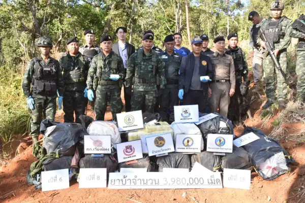 ภาพข่าว ทหารปะทะยาเสพติดยึดยาบ้าสามล้านกว่าดับ1 - TIGER NEWS REPORT