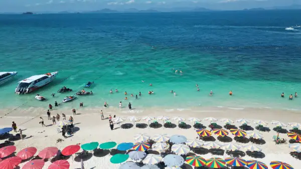 ภาพข่าว พังงา – ชวนเที่ยว “เกาะไข่ใน” เสน่ห์ทะเลอันดามัน นักท่องเที่ยวคึกคัก บรรยากาศสดใส (ภาพมุมสูง) - TIGER NEWS REPORT