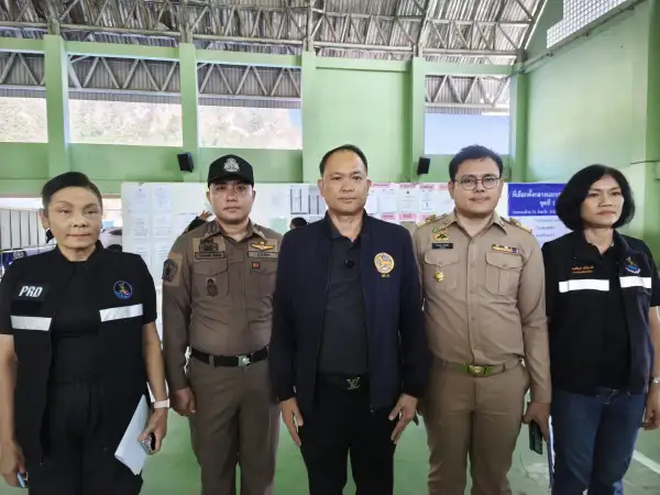 ภาพข่าว พังงา-บรรยากาศเลือกตั้งล่วงหน้านอกเขตจังหวัด สุดคึกคัก ประชาชนลงทะเบียนกว่า4พันคน มาใช้สิทธิ์ตั้งแต่เช้า - TIGER NEWS REPORT