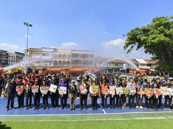 ภาพข่าว นายวีระพันธ์ ดีอ่อน ผู้ว่าราชการจังหวัดปราจีนบุรี เป็นประธานเปิดกิจกรรมป้องกันและแก้ไขปัญหาไฟป่า หมอกควัน และฝุ่นละอองขนาดเล็ก PM2.5 และการรณรงค์ประชาสัมพันธ์ (Kick Off) - TIGER NEWS REPORT