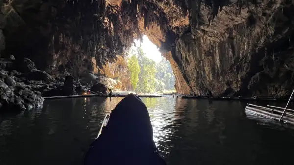 ภาพข่าว ชาวอิสราเอลแห่เที่ยวถ้ำลอด - TIGER NEWS REPORT