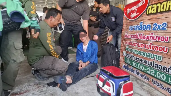 ภาพข่าว คนร้ายบุกเดี่ยวราดน้ำมันขู่ส่งเงินสด 5 ล้าน สุดท้ายไม่รอดถูกพลเมืองดีรุมกระทืบอ่วม - TIGER NEWS REPORT