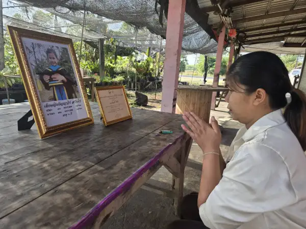 ภาพข่าว บุรีรัมย์ ประกันพร้อมจ่ายแม่น้องเกลแล้วแม่จุดธูปบอกน้องจะได้เงินทำบุญ - TIGER NEWS REPORT