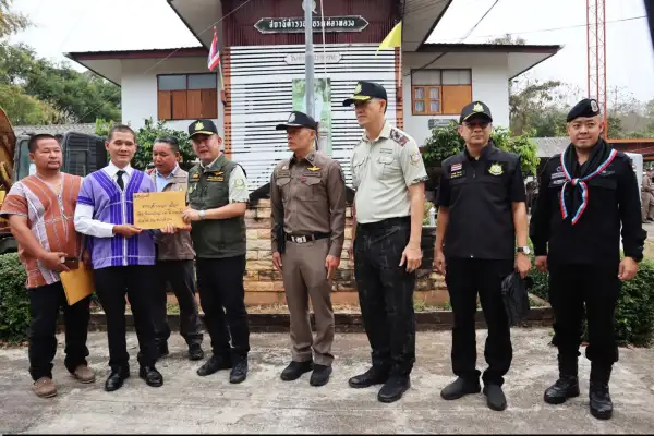 ภาพข่าว ที่ปรึกษารัฐมนตรีและอธิบดีกรมอุทยานฯ ลงพื้นที่ ขสป.แม่ยวมฝั่งขวา และ สาละวิน สั่งดำเนินคดีผู้เกี่ยวข้อง พร้อม รับฟังเสียงประชาชน ในอนาคตหากต้องการใช้ประโยชน์เส้นทางดังกล่าว ต้องมีการพิจารณาจากหลายฝ่ายรวมทั้งฝ่ายความมั่นคง - TIGER NEWS REPORT