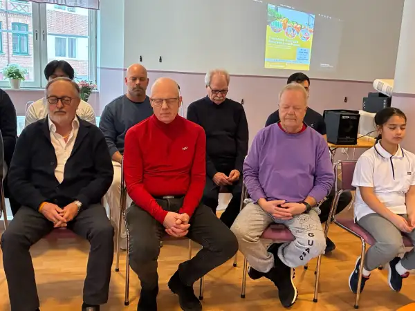 ภาพข่าว พุทธศาสนาไทยขยายบทบาทในยุโรป ชาวต่างชาติสนใจฝึกสมาธิ - TIGER NEWS REPORT