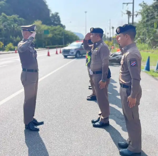 ภาพข่าว พังงา/พล.ต.ต.จารุต ศรุตยาพร รอง ผบช.ภ.8   ตรวจเยี่ยมจุดตั้งด่านตรวจให้กำลังใจเจ้าหน้าที่ตำรวจ สภ.เมืองพังงา - TIGER NEWS REPORT