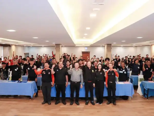 ภาพข่าว นายบำรุง ปิยนามวาณิช นายก อบจ.พังงา  มอบรมโครงการป้องกันและแก้ไขปัญหาไฟป่า หมอกควัน และฝุ่นละอองขนาดเล็ก - TIGER NEWS REPORT