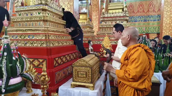 ภาพข่าว “ศรีสะเกษ” นอภ.อุทุมพรพิสัย นำพุทธศาสนิกชน ร่วมงาน “บุญเดือนสาม ประเพณีกุ้มข้าวใหญ่  ไหว้พระธาตุหนุนดวง” สุดยิ่งใหญ่ - TIGER NEWS REPORT