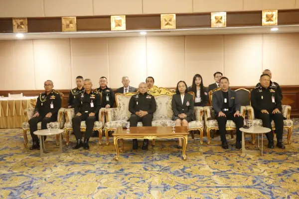 ภาพข่าว แม่ทัพภาคที่ 3 มอบใบประกาศนียบัตรแก่ผู้สำเร็จการอบรมพัฒนาสัมพันธ์ระดับผู้บริหารกองทัพภาคที่ 3 (พสบ.ทภ.3) รุ่นที่ 7 - TIGER NEWS REPORT