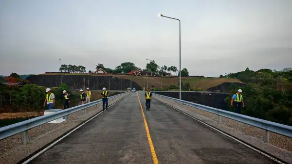 ภาพข่าว ชาวบ้านผวา! แผ่นดินไหวเขย่าสุราษฎร์ฯ ต่อเนื่อง 7 ครั้ง ผู้เชี่ยวชาญยันโครงสร้างเขื่อนรัชชประภายังปลอดภัย - TIGER NEWS REPORT