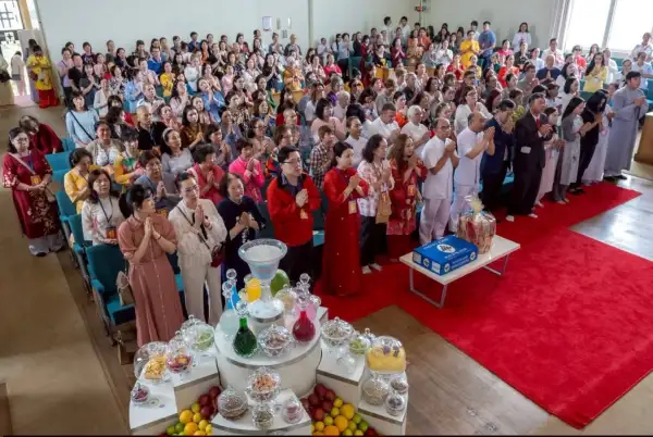 ภาพข่าว ปทุมธานี วัดพระธรรมกายเมลเบิร์นจัดพิธีบูชาข้าวพระ ชาวพุทธนานาชาติร่วมปฏิบัติธรรม - TIGER NEWS REPORT