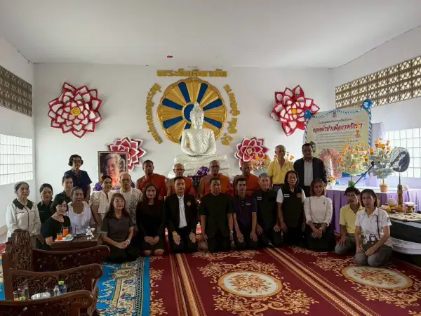 ภาพข่าว ผู้มีจิตศรัทธาชาวเมืองคนดี ร่วมทอดผ้าป่าเพื่อการศึกษา สมทบทุนซ่อมแซมรถตู้ สนับสนุนการเรียนพระปริยัติธรรม - TIGER NEWS REPORT