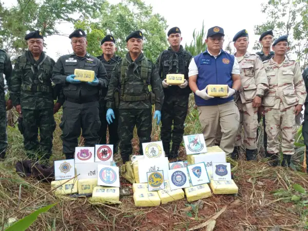 ภาพข่าว ทหารม้าปะทะขบวนขนยาบ้าชายแดนยึด4แสนกว่าเม็ด - TIGER NEWS REPORT