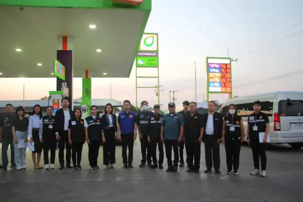 ภาพข่าว ผู้ว่าฯ ร้อยเอ็ด ตรวจสถานีบริการน้ำมัน 3 ค่าย สร้างความเชื่อมั่นประชาชน น้ำมันไม่ขาดแคลน - TIGER NEWS REPORT