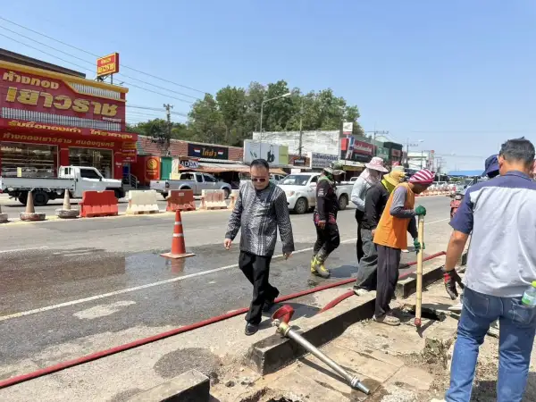 ภาพข่าว กาฬสินธุ์ นายก ทต.หนองกุงศรี ผนึกหมวดทางหลวงห้วยเม็กลุยลอกท่อตลาดหนองริวหนังแก้กลิ่นเหม็น-รับมือมวลน้ำฤดูฝน - TIGER NEWS REPORT