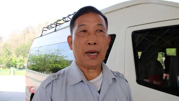 ภาพข่าว คนขับรถตู้โดยสารเป็นห่วงเรื่องน้ำมันเชื้อเพลิง จำกัดให้เติมเพียง คนละ 500 -1,000 บาท ทำให้ต้องตระเวนหาปั๊มเติมเป็นทอด ๆ เสียเวลาทั้งผู้โดยสารและเวลาเดินทางที่กำหนดไว้ - TIGER NEWS REPORT