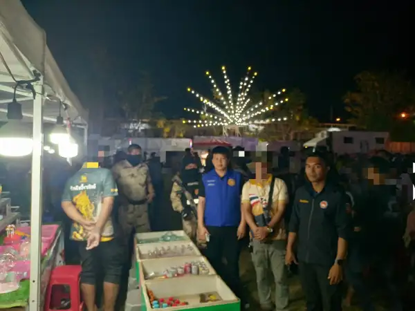 ภาพข่าว "ศรีสะเกษ" นอภ.เมืองศรีสะเกษ สั่งรวบร้านเหล้าเปิดแผงขายเย้ยหน้าเสาธงกลางโรงเรียนดัง ไม่สนกฏหมาย - TIGER NEWS REPORT