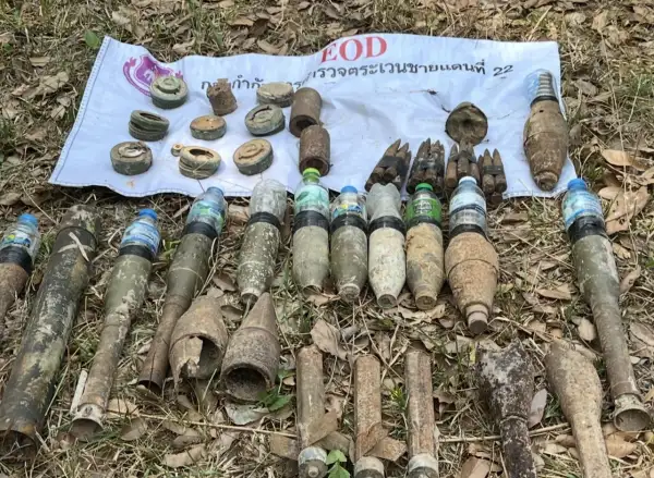 ภาพข่าว ศรีสะเกษ/เจ้าหน้าที่ชุด EOD ทำลายวัตถุระเบิดในพื้นที่หมู่บ้านชายแดนเขาพระวิหาร - TIGER NEWS REPORT
