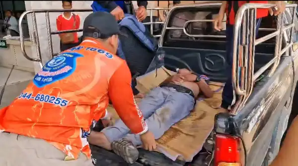 ภาพข่าว บุรีรัมย์ ครูว่างปิดเทอมไปหาผึ้งหลวงเจอรุมเจ็บ 2 สาหัส 1 ลูก14รอดหวุดหวิด - TIGER NEWS REPORT