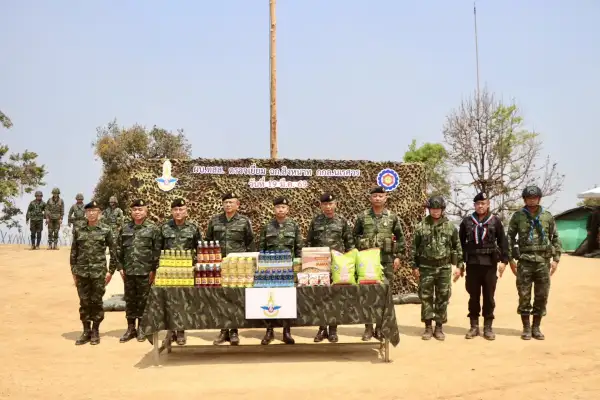 ภาพข่าว ผบ.ทหารสูงสุด  เสธทหาร  ผบ.นทพ. ตรวจเยี่ยมทหารชายแดน ส่งมอบโครงการปรับปรุงเส้นทางยุทธวิธีสนับสนุน ฉก.สิงหนาท กกล.นเรศวร โดย นพค.36 สนภ.3 นทพ. - TIGER NEWS REPORT